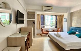 คราวน์ บีทีเอส นานา โฮเทล